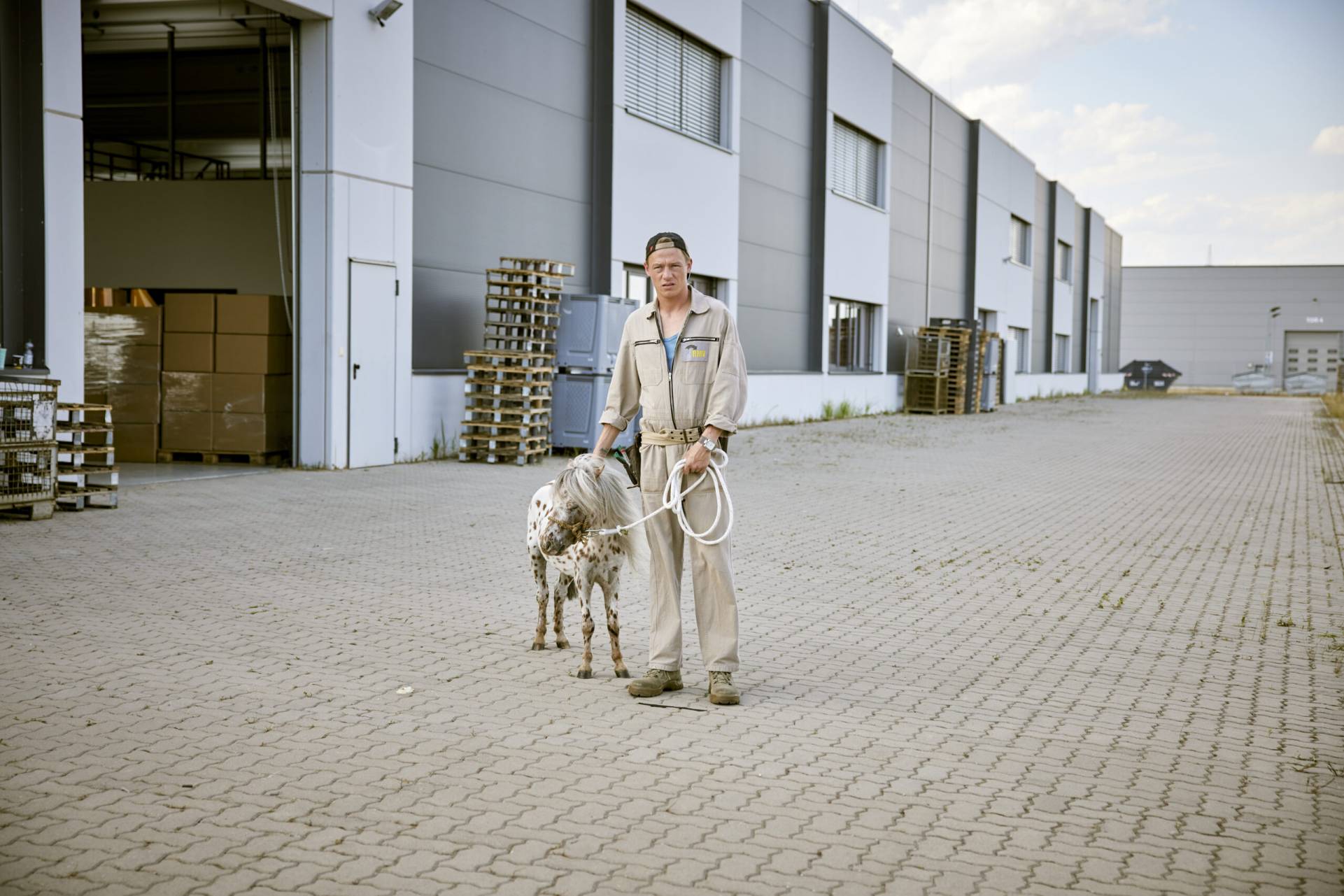 Ronny (Vinzent Krüger) und sein wildes Pony Jazzy. © Kinescope Film/ O-Young Kwon